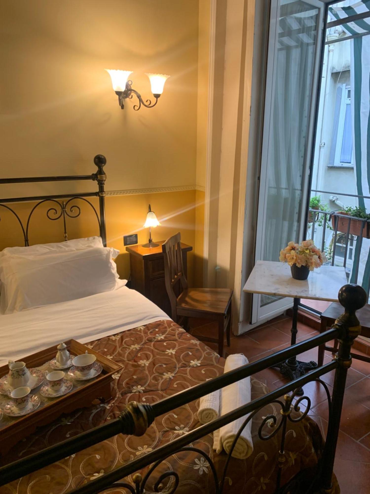 Hotel Pignatelli Napoli Luaran gambar